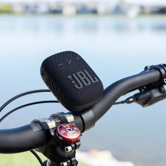 ¡Lleva tu Música a Todas Partes con la Pantalla Parlante JBL Wind 3S! Sonido Potente y Duradero para tus Aventuras.